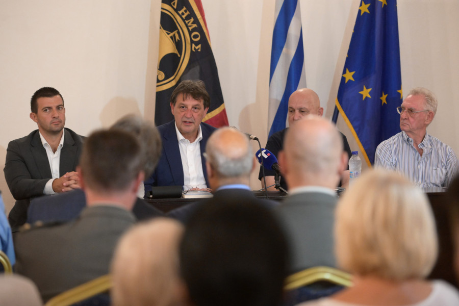 Knjiga Kreće se lađa francuska Ivana Radovanovića predstavljena na Krfu