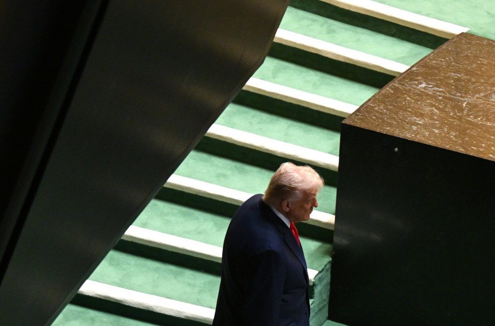 Trampe, gotovo je; Još jedan odlazak iz Bele kuće