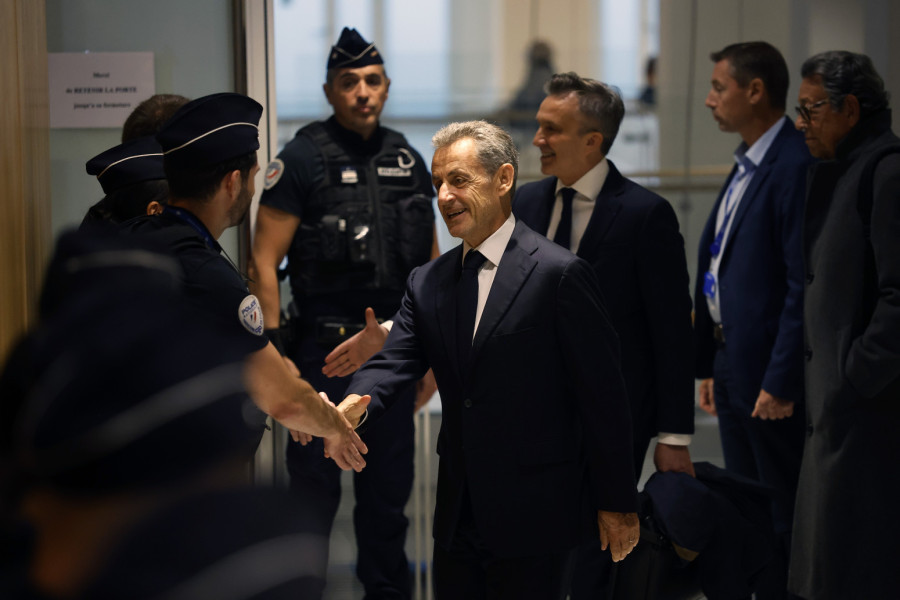Sarkozi: Skandal! Nevin sam, žaliću se FOTO/VIDEO