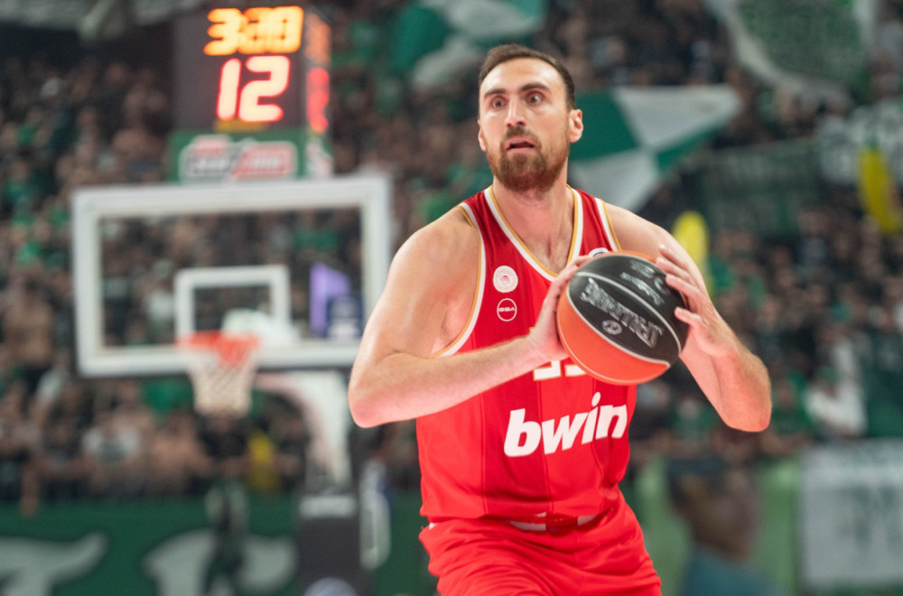 PAO obradovao navijače – Olimpijakos se mučio u Vitoriji, dabl-dabl Milutinova