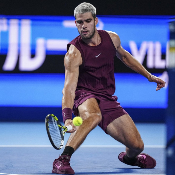 Ma, kakva povreda – Alkaras razbio Baesa