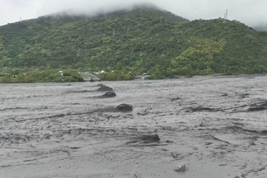 Bilo je kao u katastrofalnom filmu; Popustila brana, bujica odnela most, ubijeno 14 ljudi FOTO/VIDEO