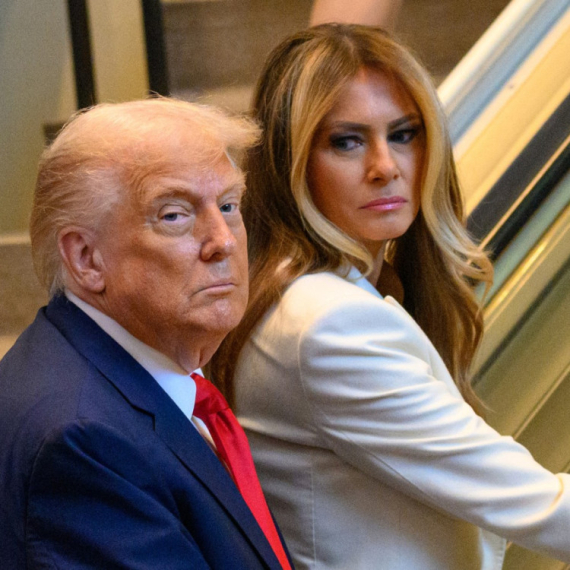 Ukrajinci "odlepili" zbog Melanijinog poteza? Ostavila je da stoji pored lifta