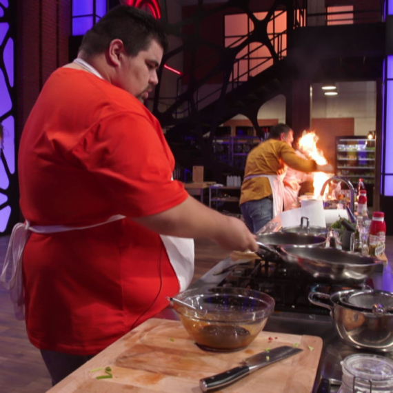 Buknulo u sekundi: Gori tiganj, ovo nije trebalo da se dogodi VIDEO