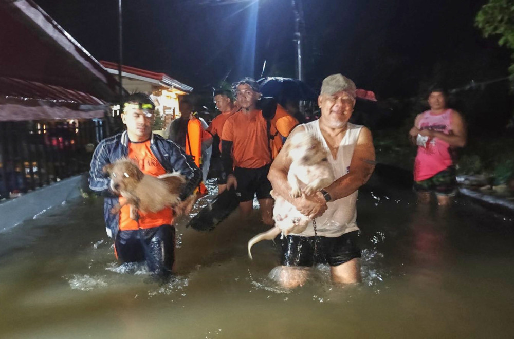 Razorna oluja nosi sve pred sobom: Vetrovi "kidaju" preko 100 kilometara na čas, broje se mrtvi FOTO/VIDEO
