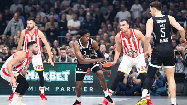 Zvanično: Olimpijakos predstavio Nilikinu