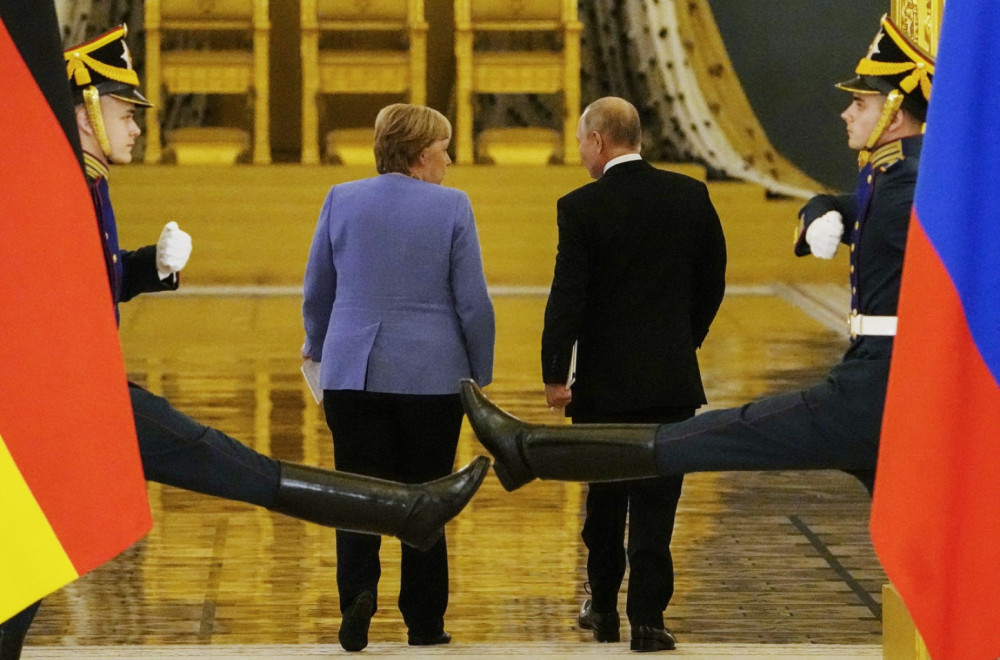 Angela je zapravo zarila nož u leđa Putinu