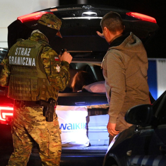 Upućen dramatičan poziv: Izlazite iz te zemlje, kako znate i umete