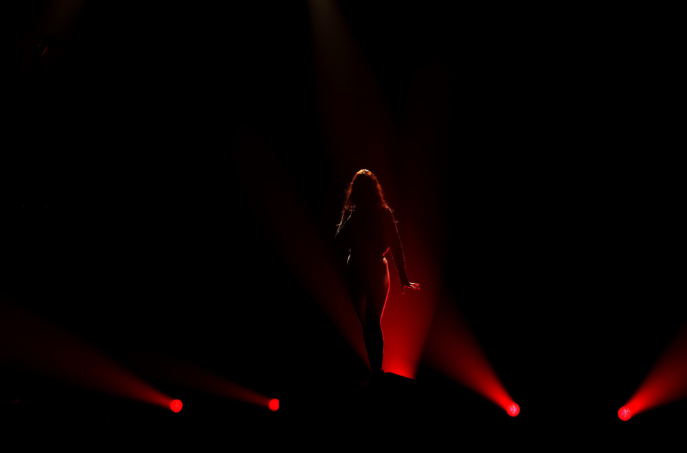 Virtuelna pevačica "potpisala" milionski ugovor: Muzičke industrije besne FOTO