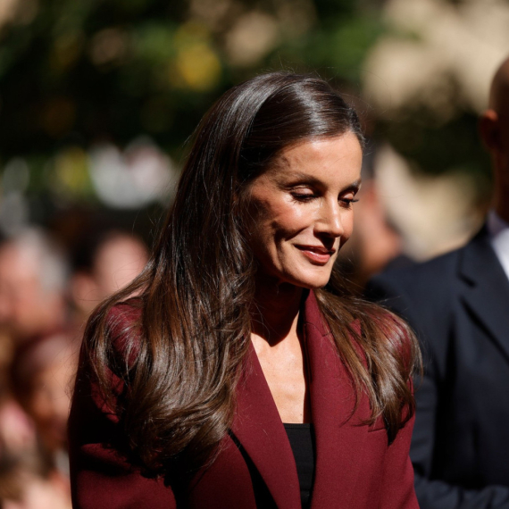 Jesenja magija najlepše kraljice: Opet mami uzdahe FOTO