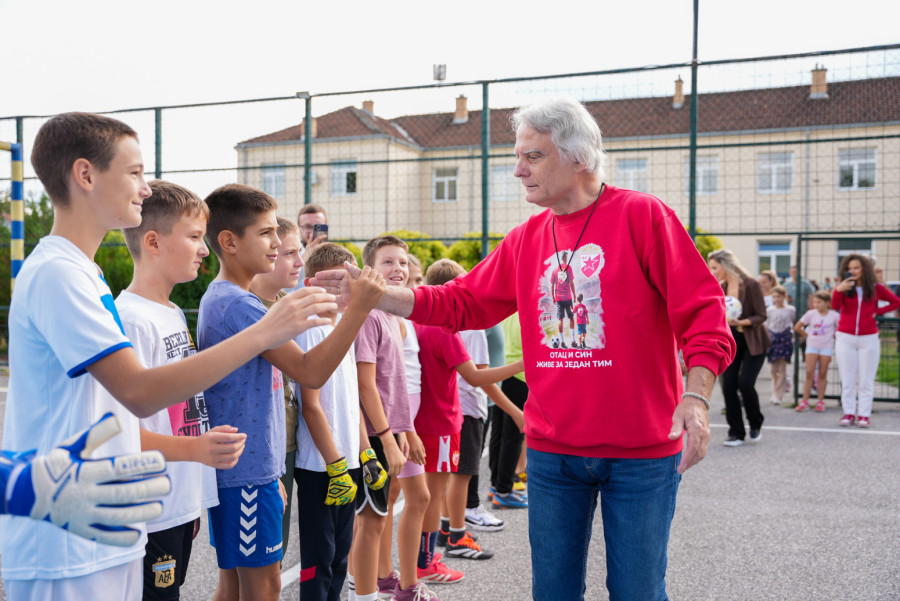 Peć u srcu, srce u Peći – Dule Savić obradovao mališane na Kosovu i Metohiji