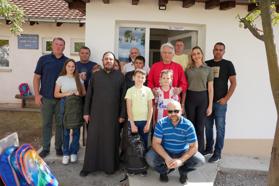 Peć u srcu, srce u Peći – Dule Savić obradovao mališane na Kosovu i Metohiji