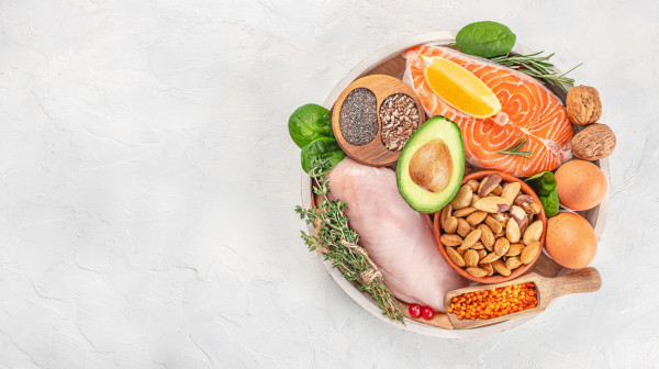 Šta je zdravije, pileće belo meso ili losos?