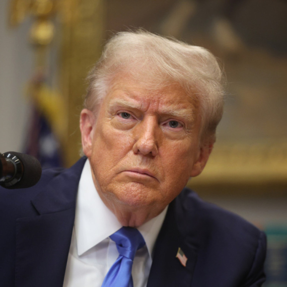 Tramp izdao naređenje: Spremajte trupe za odbranu