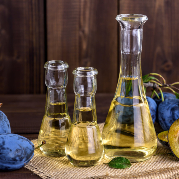 Amerikanka prvi put probala rakiju, njena reakcija je totalni hit VIDEO