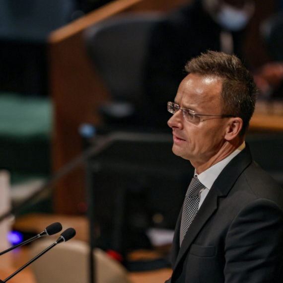 "Tramp jedina nada za mir"