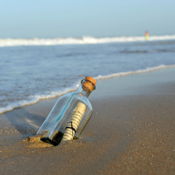 Veštačka inteligencija dešifrovala 18 godina staru poruku iz boce: "Ko god ovo pronađe..."