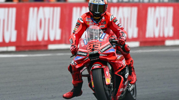 Mark Markes = Valentino Rosi