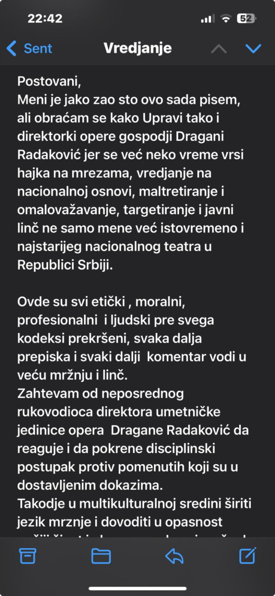 Skandal: Blokaderi maltretiraju opersku pevačicu zato što je Romkinja FOTO