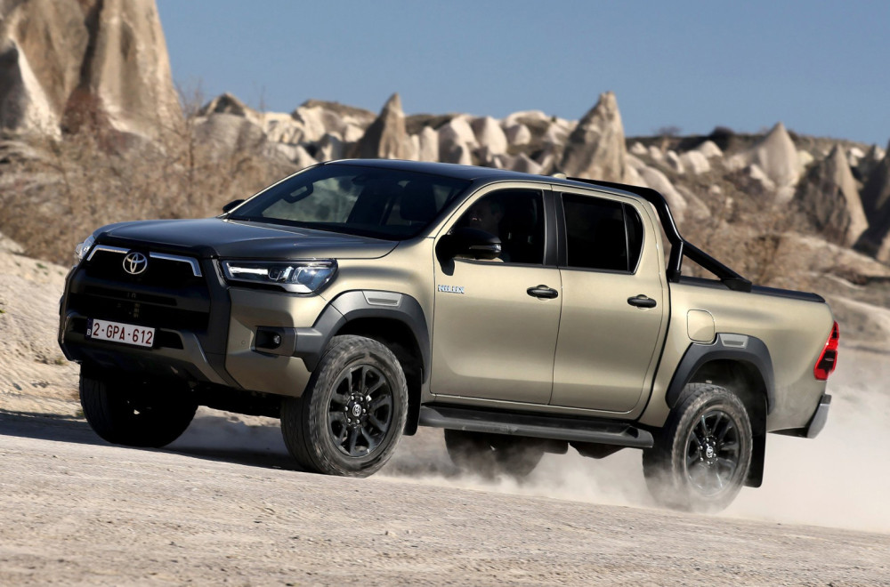 Nova Toyota Hilux stiže već u novembru – procureli detalji otkrivaju velike promene