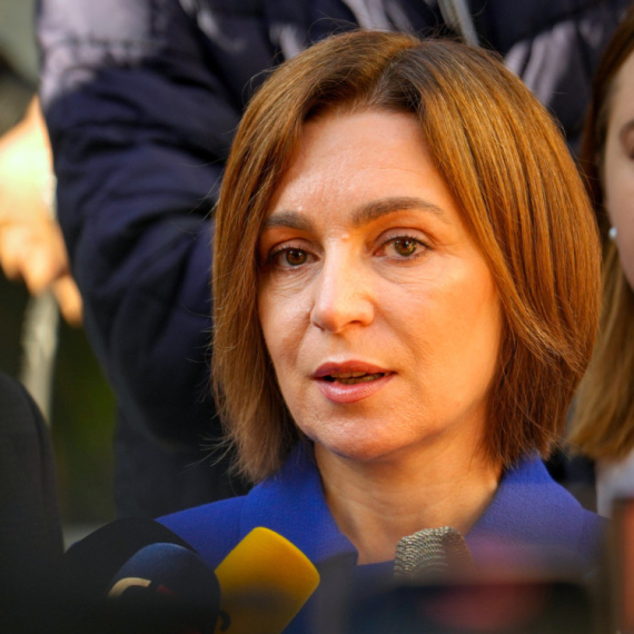 Izborni dan u Moldaviji; Sandu upozorava: Zemlja je u opasnosti FOTO