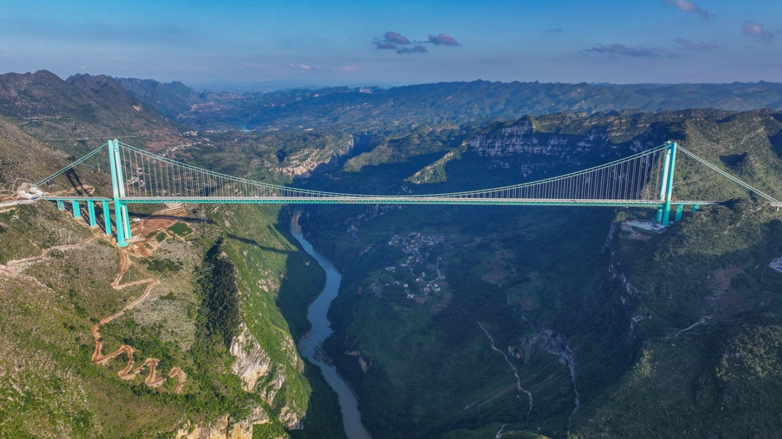Putovanje od dva sata skraćeno na dva minuta: Otvoren najviši most na svetu FOTO/VIDEO