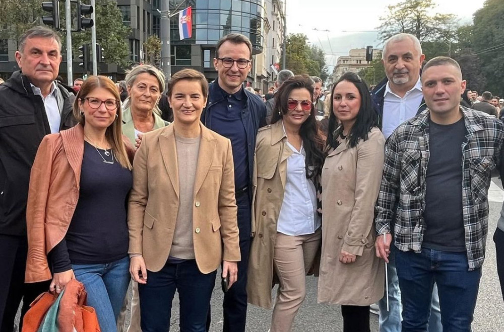 Brnabić i Petković sa građanima u šetnji; Veliki skup protiv blokada u Beogradu FOTO