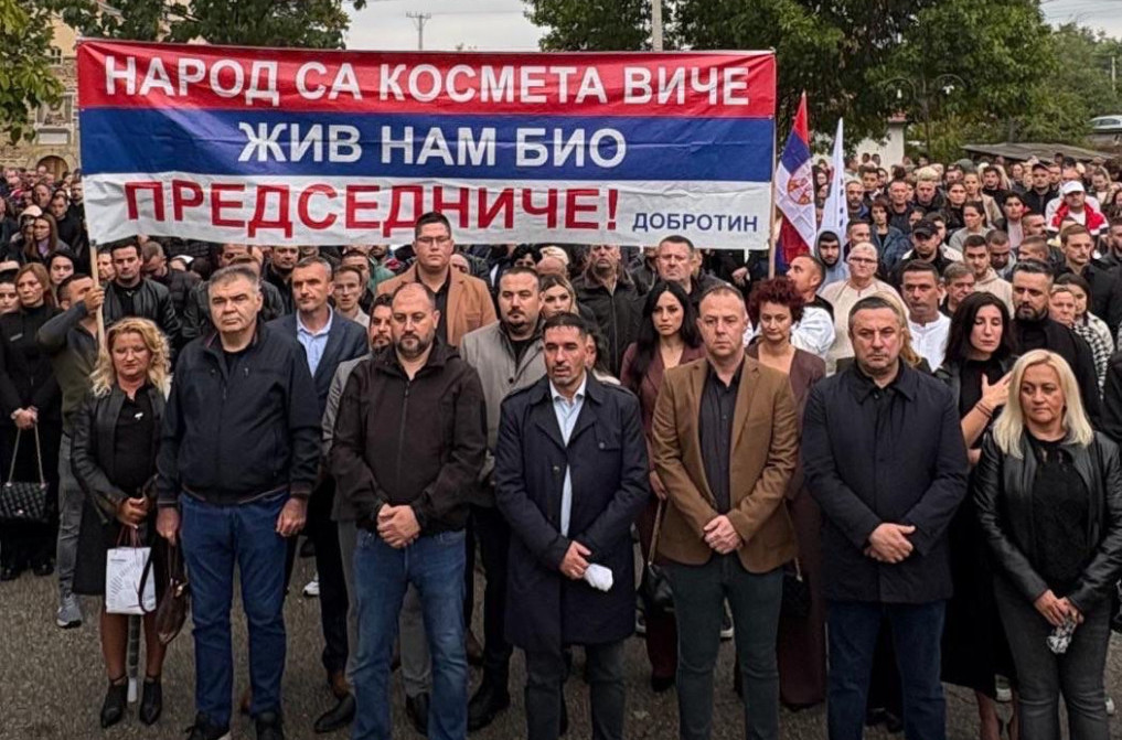 Srbi sa KiM ustali protiv blokada: "Narod sa Kosmeta viče, živ nam bio predsedniče!" FOTO/VIDEO