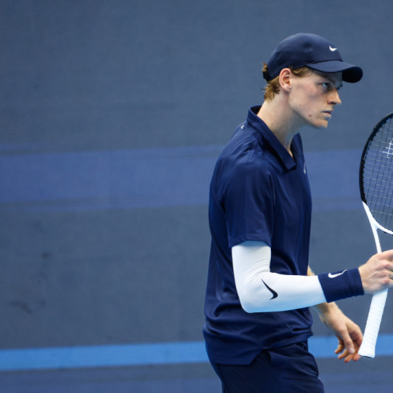 Siner rutinski do polufinala