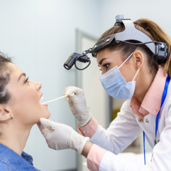 Novi soj korone se širi Evropom, ima ga i u Srbiji: Ovo su simptomi