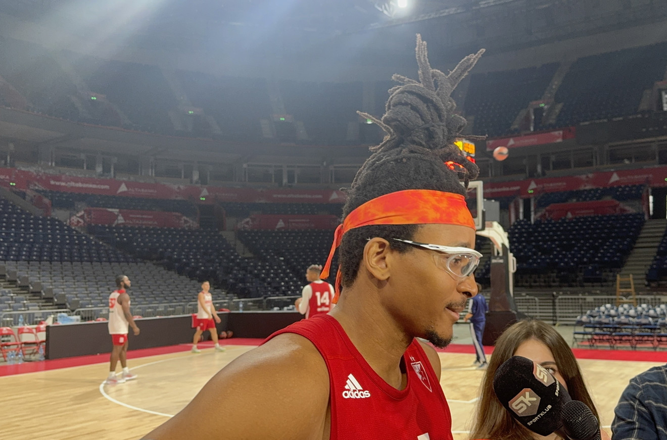 Moneke: "Neću da reagujem burno – imamo devet novih igrača i probleme sa povredama" VIDEO