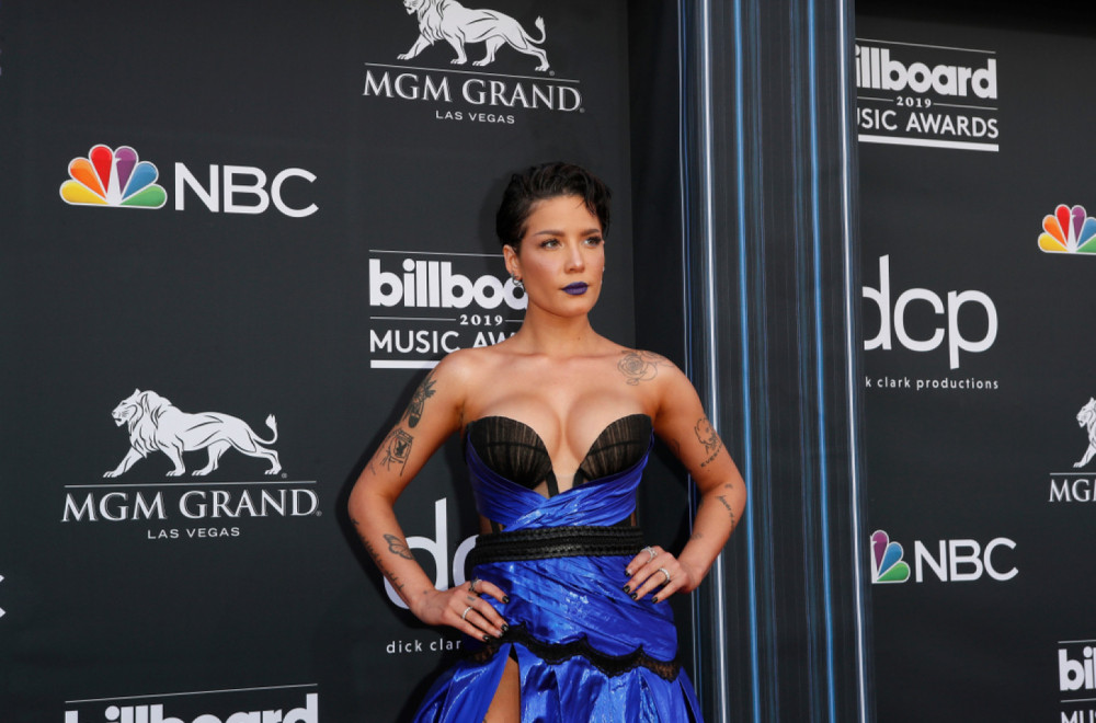 Poznata pevačica otkrila da je krenula na hemioterapiju: "Sve ovo traje predugo..." VIDEO