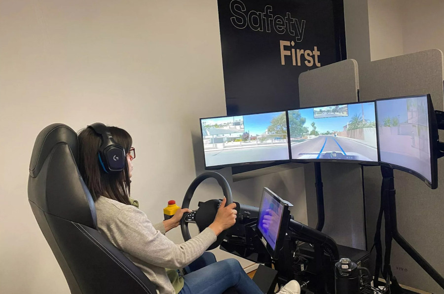 Rentakar revolucija: Iznajmljeni auto će vam dovoziti gejmeri – iz fotelje! VIDEO