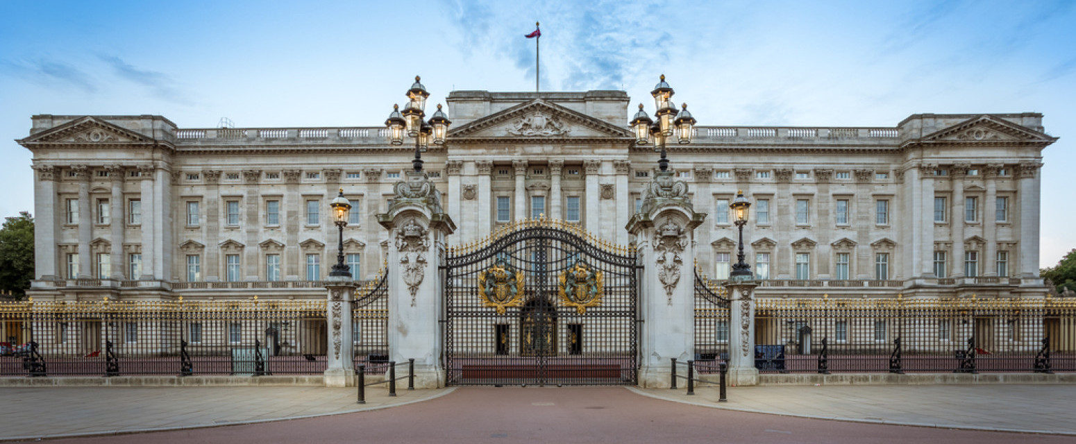 Prvi put u istoriji: Bakingemska palata biće domaćin božićnog marketa FOTO