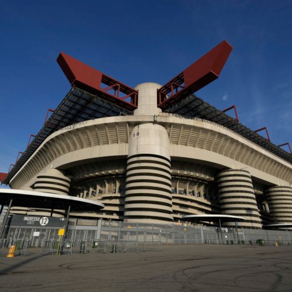 Posle 11 sati rasprave – ruši se "San Siro"