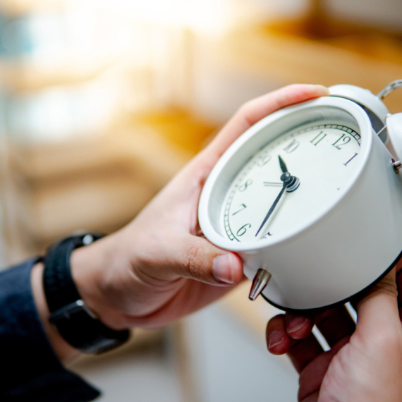 Noćas smo pomerili kazaljke: Kako zimsko računanje vremena utiče na telo i raspoloženje?