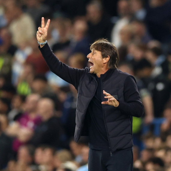 "Bukti" u Napulju – Konte doliva ulje na vatru