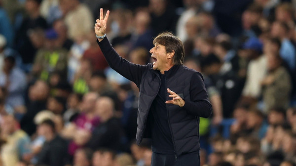 "Bukti" u Napulju – Konte doliva ulje na vatru