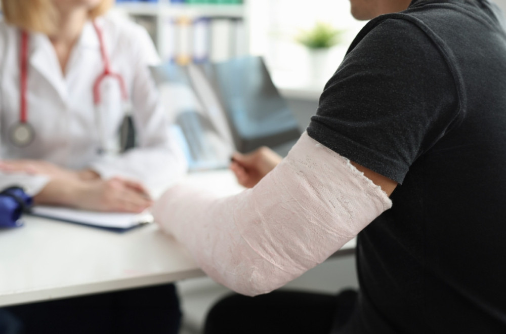 Revolucija u medicini: Kinezi izumeli lepak za kosti; Rešava prelome za samo tri minuta