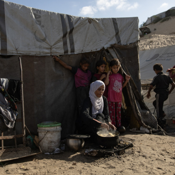 Izraelska vojska ubila 17 Palestinaca u bombardovanju grada Gaze