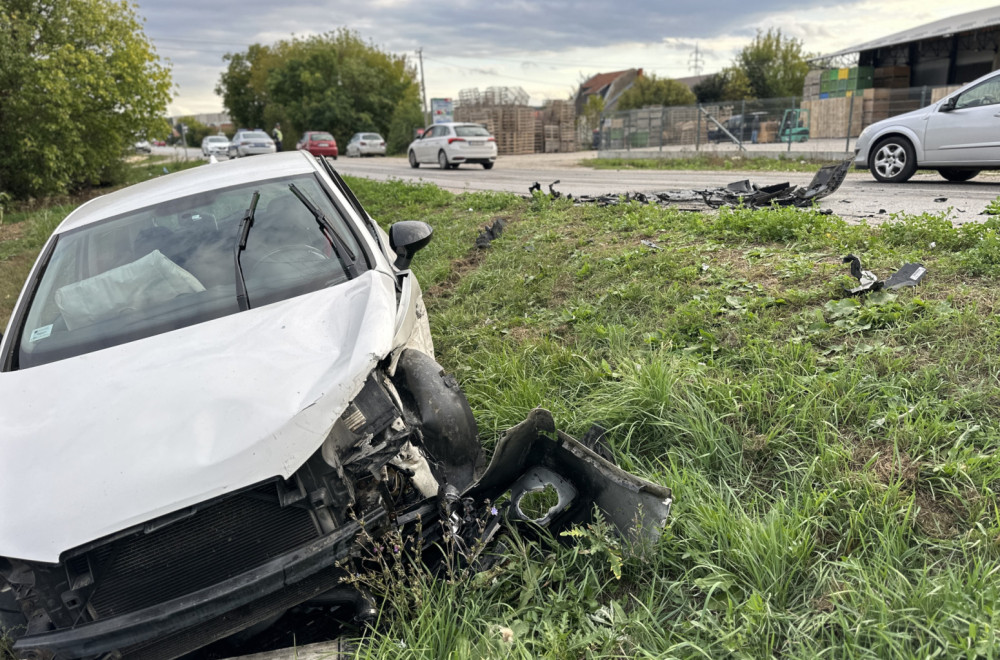 Teška saobraćajna nesreća kod Čačka: Dve osobe povređene; Hitno prebačene u bolnicu FOTO