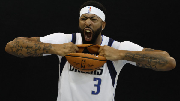 Još malo pa se vraća Entoni Dejvis