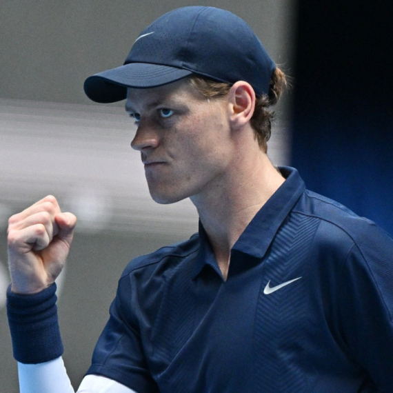 Siner nadmoćno osvojio Peking VIDEO