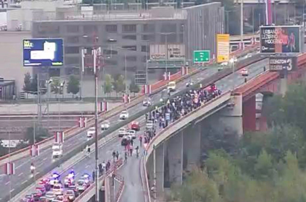 Blokirali Gazelu, ljudi ne mogu da se vrate kućama; 50-tak blokadera maltretira ceo grad FOTO