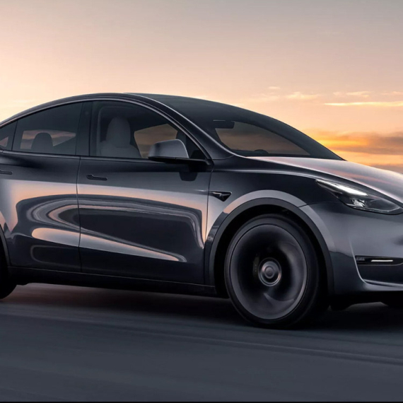 U Tesli tvrdi da nisu dužni da upozore vlasnike na bezbednosne mane – kriv je vozač?!