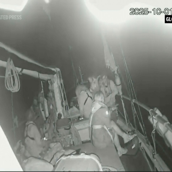 Izrael upozorio flotilu: Menjajte kurs odmah FOTO/VIDEO