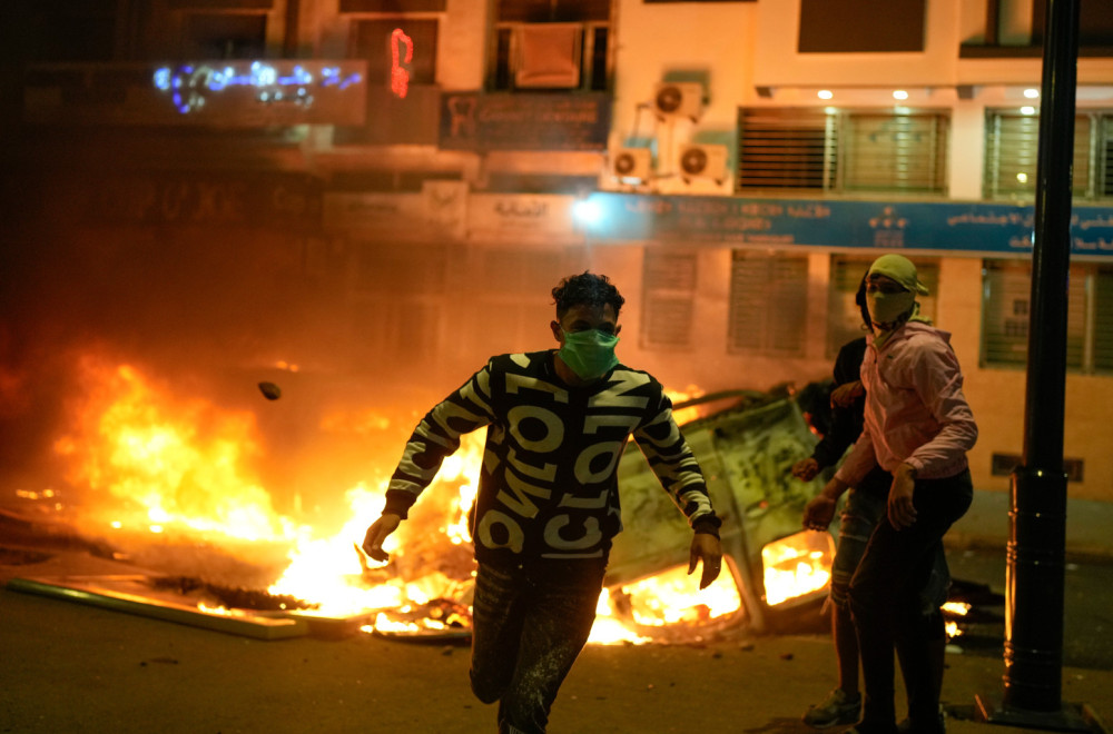 Maroko: Peto veče protesta, sukobi mladih i policije; Povređeno više od 280 ljudi VIDEO