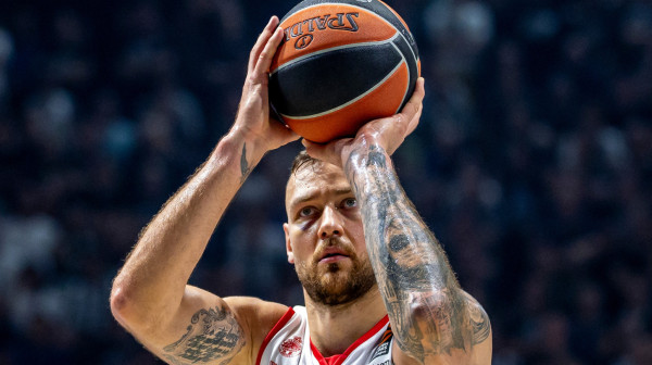 Zvezda pronašla zamenu za Rivera – stiže veteran sa NBA iskustvom VIDEO