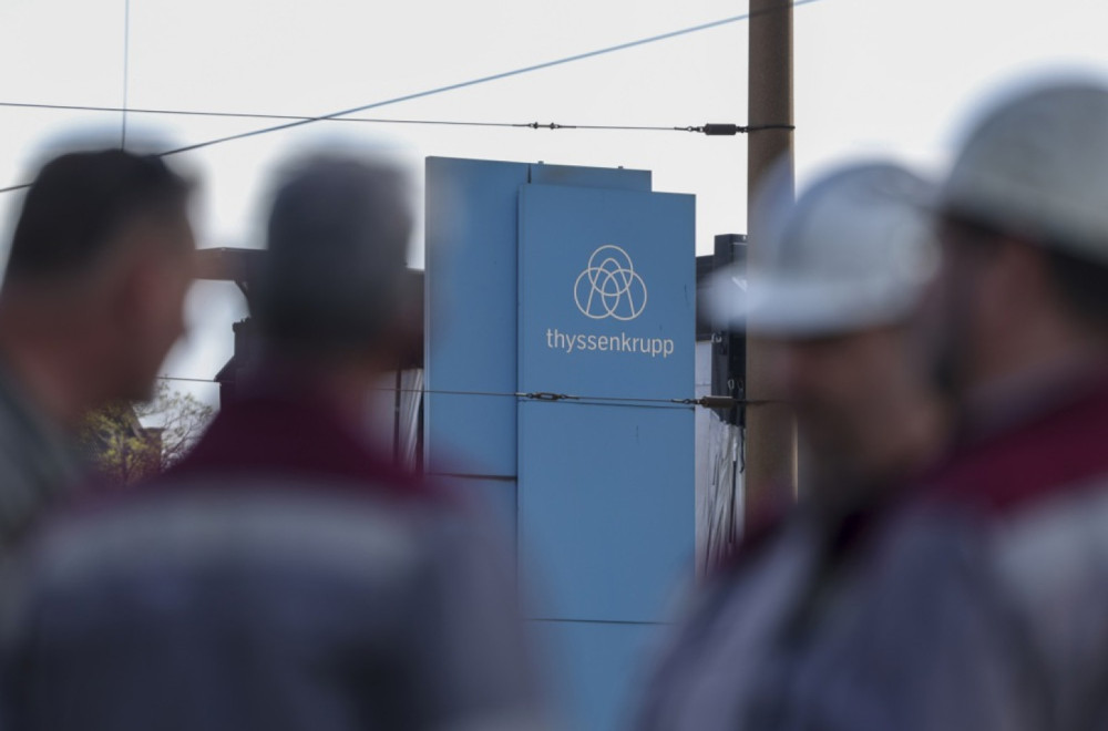 Propalo stvaranje giganta: Milijarder digao ruke