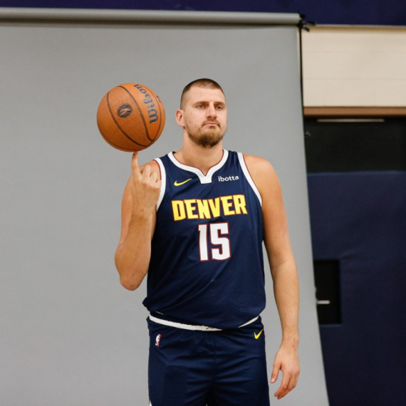 Jokić krenuo "žestoko" – držao "čas" NBA sudijama VIDEO